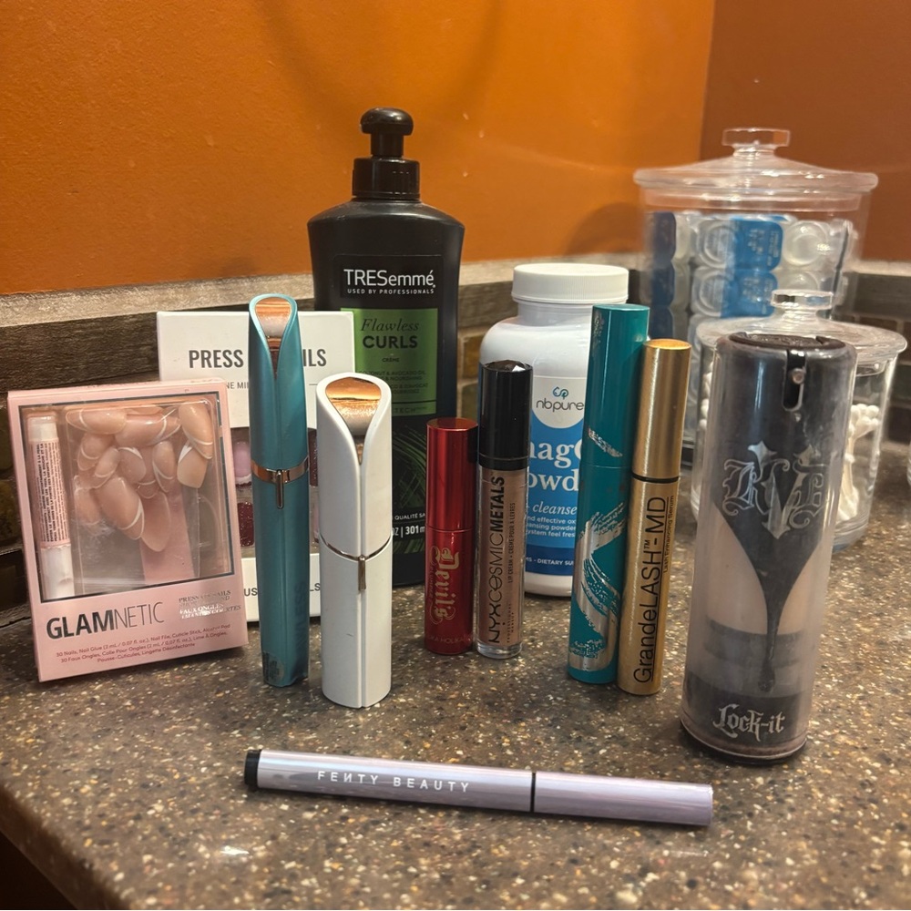 SOLD High-end Beauty Bundle